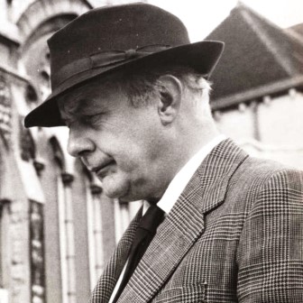 Sir_John_Betjeman_(1906-1984)