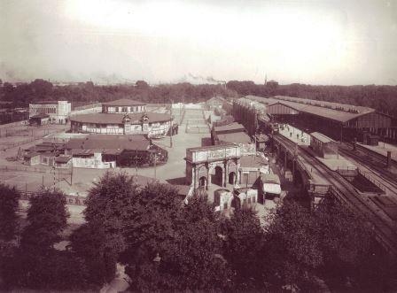 1280px-Bahnhof_Zoo_-_1898