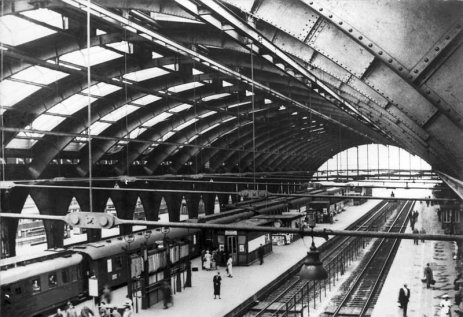 Bundesarchiv_Bild_183-J00861,_Berlin,_Schlesischer_Bahnhof
